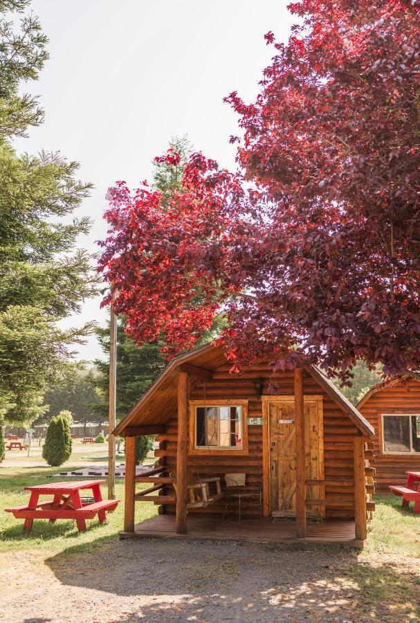 Redwood Coast Cabins And Rv Resort ยูเรกา ภายนอก รูปภาพ